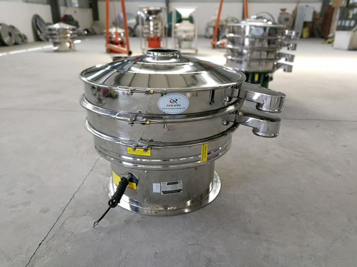 全不銹鋼振動篩整機采用不銹鋼拋光而成，干凈衛(wèi)生，可避免原料被污染